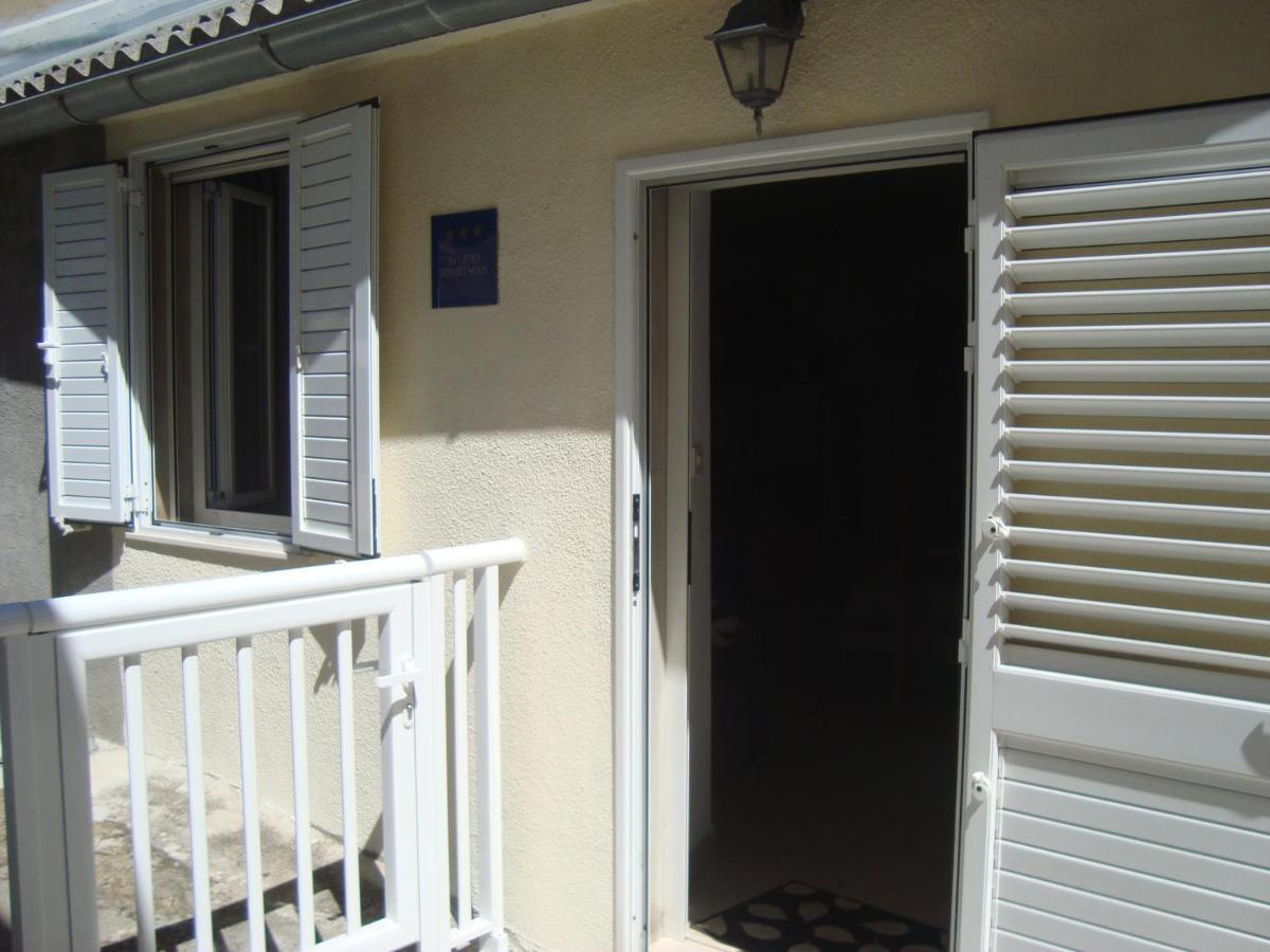 Studio Apartment Lile ตริสเตนิก ภายนอก รูปภาพ