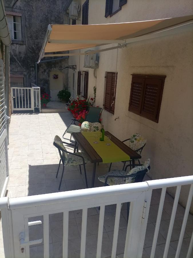 Studio Apartment Lile ตริสเตนิก ภายนอก รูปภาพ