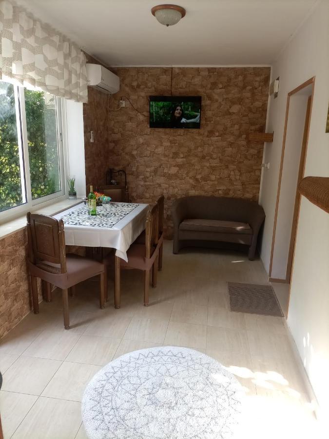 Studio Apartment Lile ตริสเตนิก ภายนอก รูปภาพ