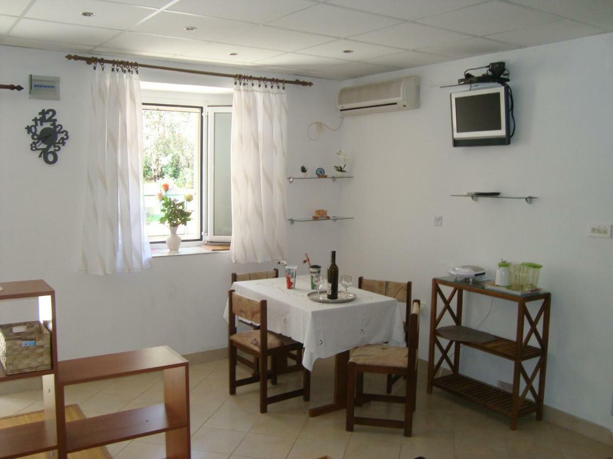 Studio Apartment Lile ตริสเตนิก ภายนอก รูปภาพ